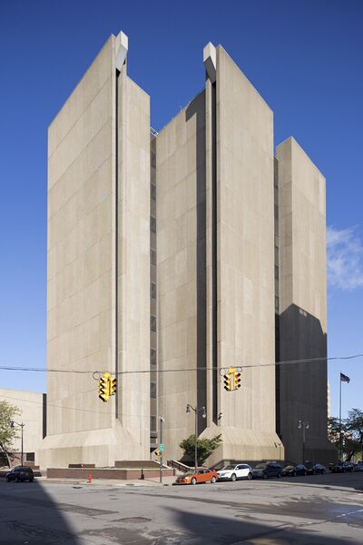 File:Buffalo City Court Building, 1971-74, Pfohl, Roberts and Biggie (8448022295).jpg