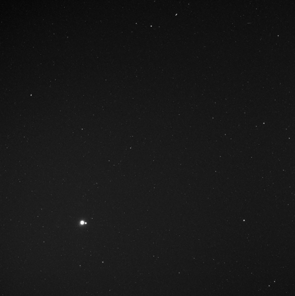 File:Earth and Moon seen from 183 million kilometers by MESSENGER.png