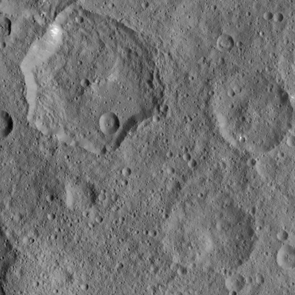 File:PIA19904-Ceres-DwarfPlanet-Dawn-3rdMapOrbit-HAMO-image26-20150821.jpg