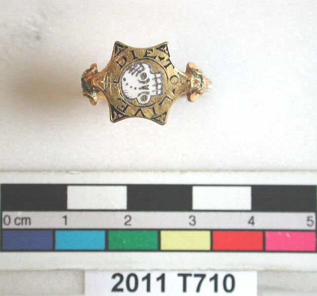 File:Post-Medieval ring (FindID 468822).jpg