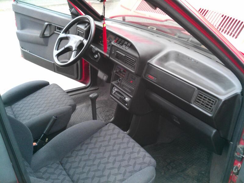 File:Seat Ibiza 021a - facelift interior and dashboard.jpg