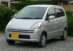 2004 Suzuki MR Wagon 01.jpg