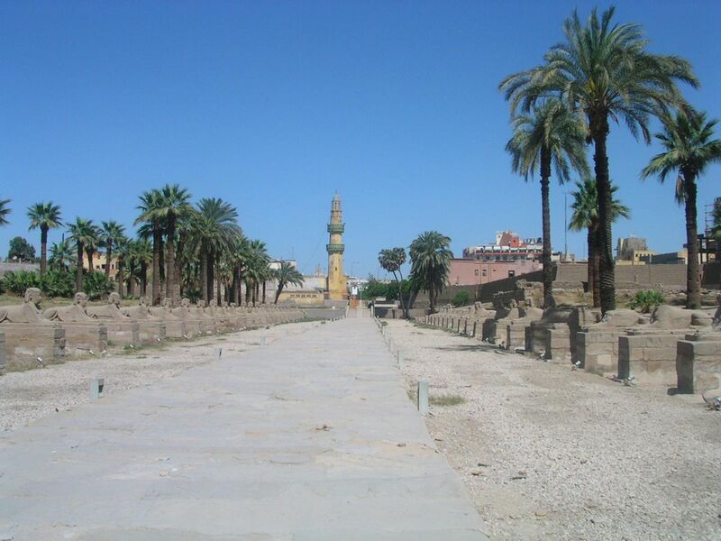 File:Avenue towards Karnak.JPG