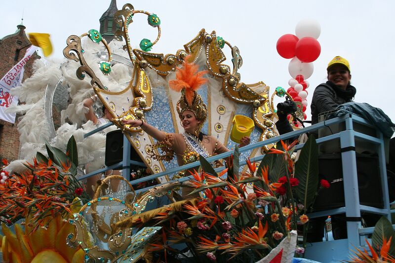 File:Düsseldorf Karneval 2013 (8465441391).jpg