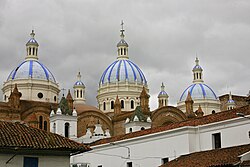 Catedral de la Inmaculada Concepcion, Cuenca, Ecuador.jpg