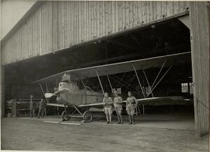 Hangars am Flugplatze im Standorte des 10. Armeekommandos. Armeekommandos. Innen - Ansicht. (BildID 15477758).jpg