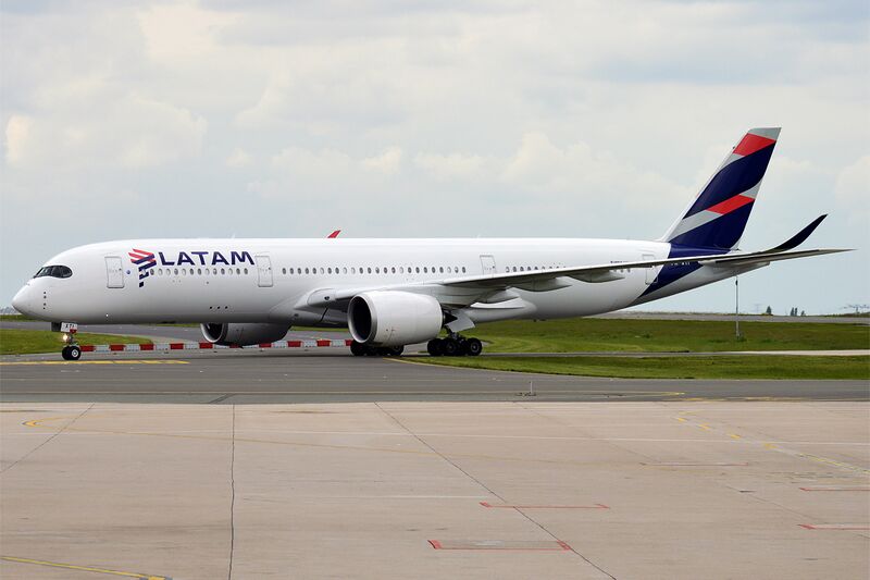 File:LATAM Airlines, PR-XTI, Airbus A350-941 (49588980348).jpg