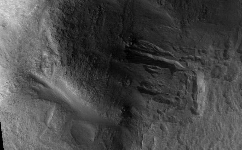 File:Lyot Mars Crater Gullies.jpg