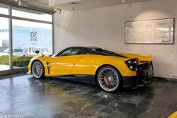 Pagani Huayra Roadster yellow.jpg