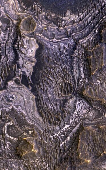 File:Plateau near Juventae Chasma.jpg