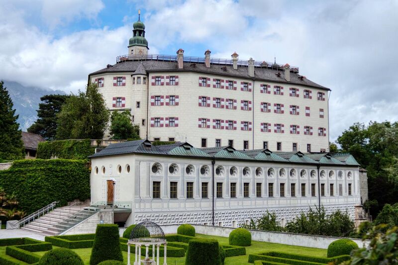 File:Schloss Ambras - panoramio (2).jpg