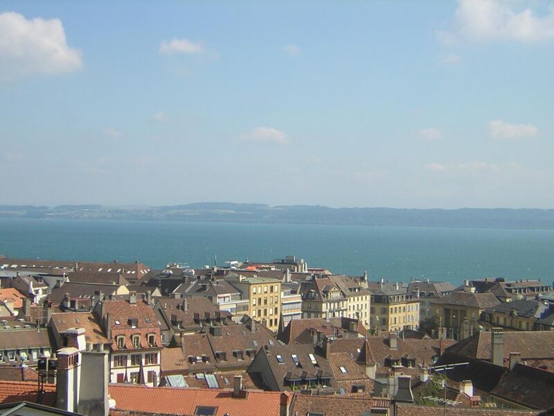 File:Lac de Neuchatel depuis la Neuchatel (ville suisse) dscn0660.jpg