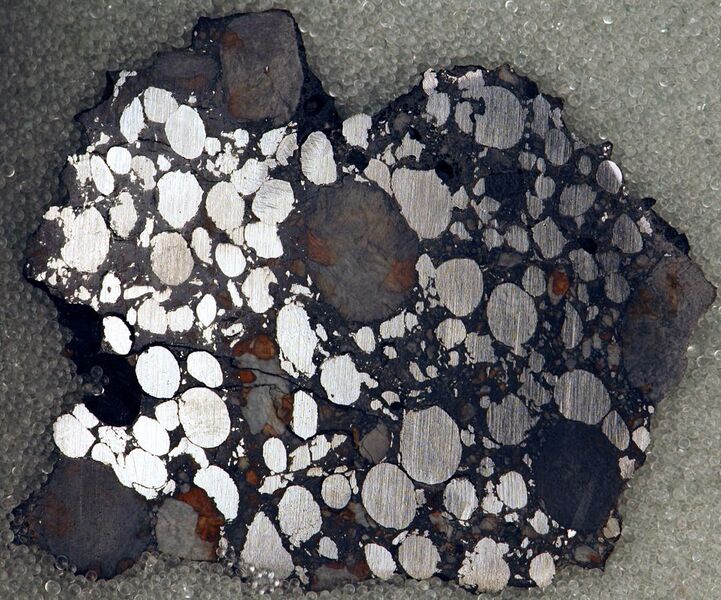 File:Gujba meteorite, bencubbinite (14785860604).jpg