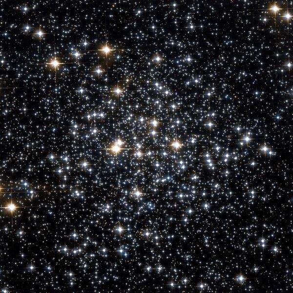 File:Messier 71 Hubble WikiSky.jpg