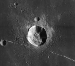 Pytheas crater 4126 h3.jpg