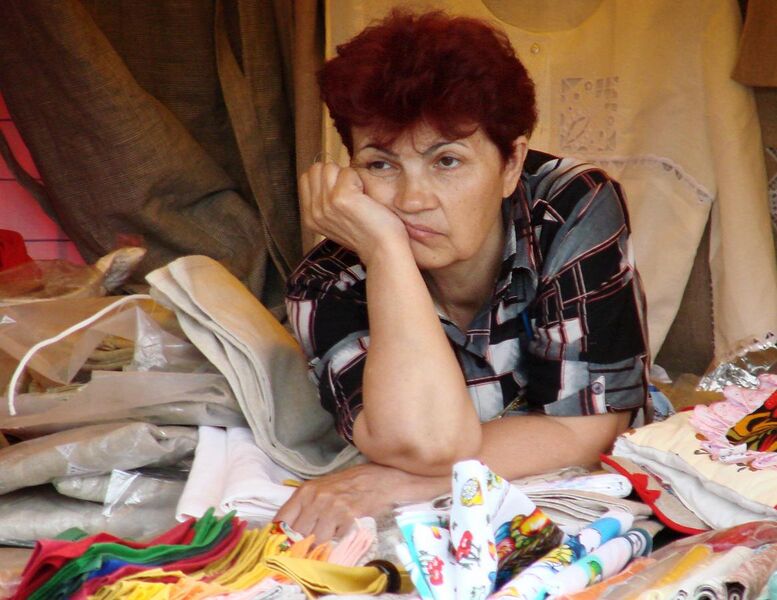 File:Souvenir Seller - Moscow - Russia cropped.JPG