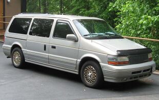 2nd-Chrysler-Town-and-Country.jpg