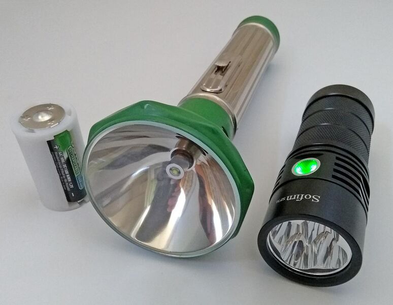 File:3x AA to D battery converter, MY DAY vintage flashlight, Sofirn SP36 flashlight.jpg