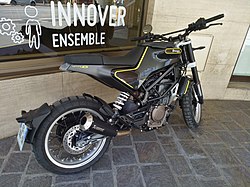 Moto Husqvarna Svartpilen 401 à Lyon, France (2019).jpg