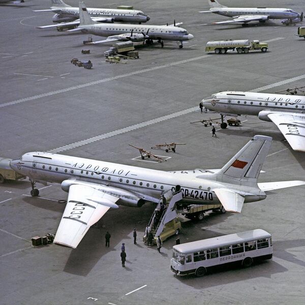 File:RIAN archive 806897 Vnukovo Airport 1971.jpg