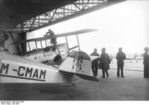 Bundesarchiv Bild 102-10155, Berlin, Internationale Europa-Rundflug.jpg