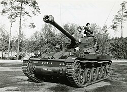 Dutch AMX-13 Light Tank of the 102 Verkenningsbataljon van de Cavalerie 1970.jpg