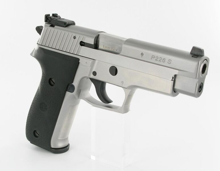 File:Pistole SIG Sauer P226 S.jpg