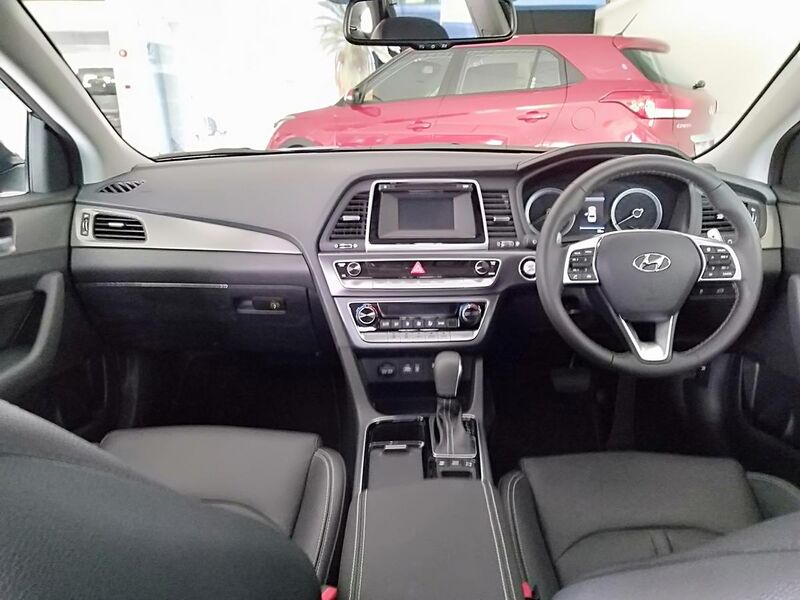 File:2020 Hyundai Sonata 2.4 facelift black interior view in Brunei.jpg