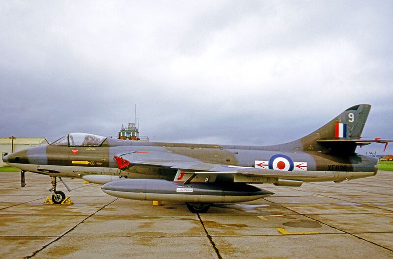 File:Hawker Hunter FR.10 XE626 9 229 OCU CHIV 07.08.71 edited-2.jpg