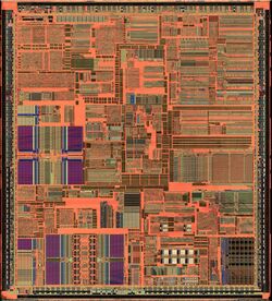 Intel@250nm@P6@Deschutes@Pentium II@flipchip PB 713539-001 DSCx1 polysilicon microscope stitched@5x (38025161182).jpg