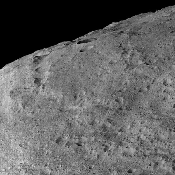 File:PIA20185-Ceres-DwarfPlanet-Dawn-4thMapOrbit-LAMO-image2-20151210b.jpg