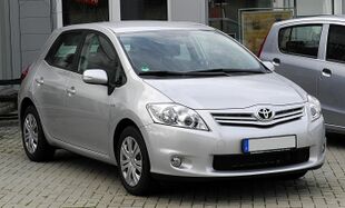 Toyota Auris 1.6 Life+ (Facelift) – Frontansicht, 21. Juni 2011, Ratingen.jpg