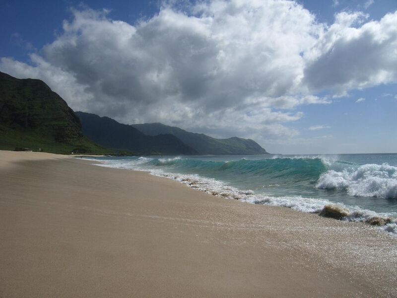 File:Beach Break Honolulu - panoramio.jpg
