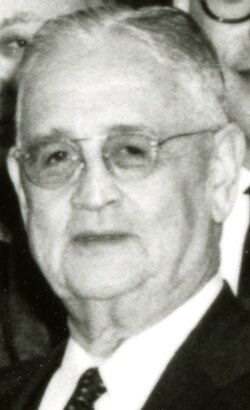 Charles Stark Draper in 1966.agr.jpg