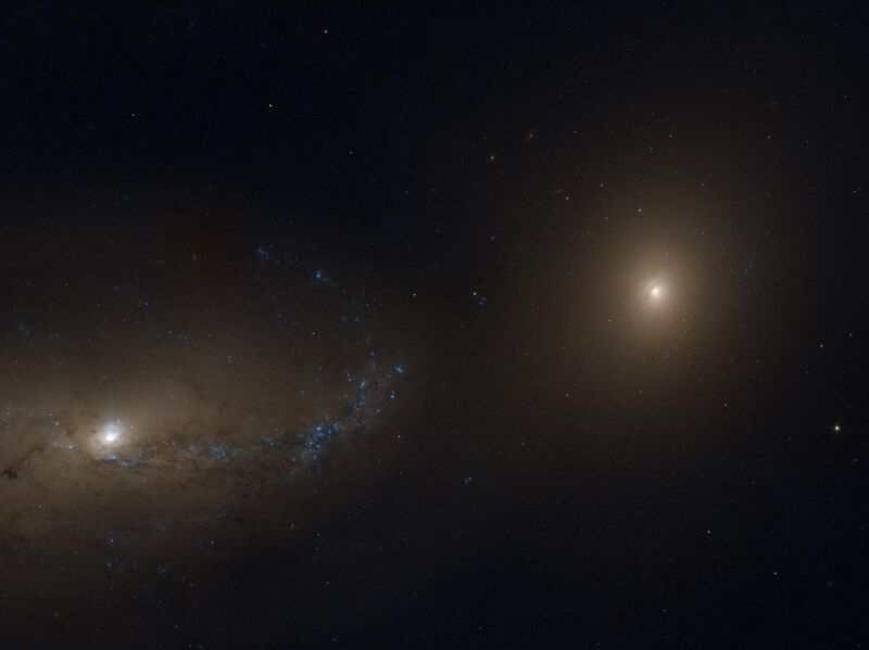 File:NGC 3227 & 3226 (Arp 94).jpg
