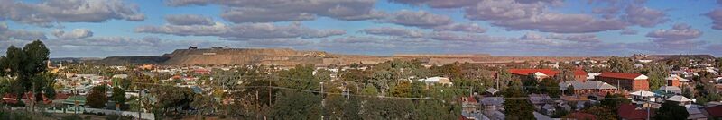 File:Broken Hill Town & Line of Lode Pano, NSW, 08.07.2007.jpg