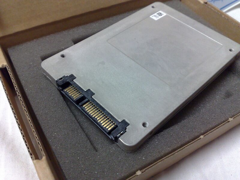 File:Intel DC S3700 SSD series, bottom side of a 100 GB SATA 3.0 model.jpg