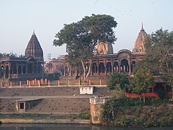 Krishnapura Chhatri on Khan Riverbank.JPG