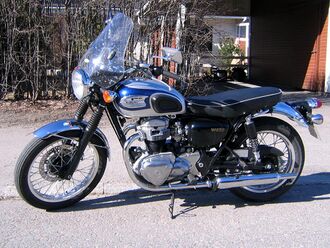 Kawasaki W650 2000 Retro High Bar.jpg