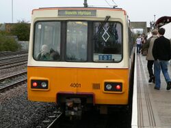 Tyne and Wear Metro train 4001 at Pelaw 01.jpg
