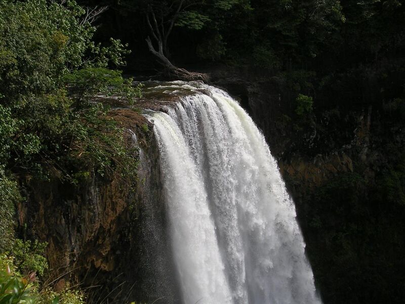 File:Wailua Falls, Kauai.JPG