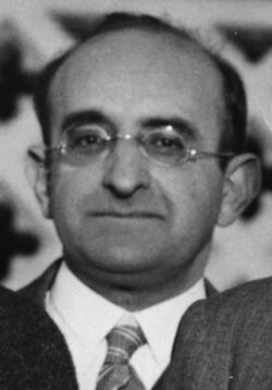Walther Mayer (cropped).jpg