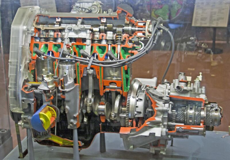 File:Fiat 1581cc engine cutup.jpg