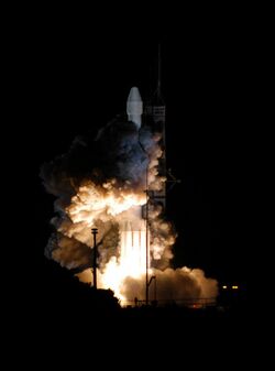 MESSENGER launch on Delta 7925 rocket.jpg