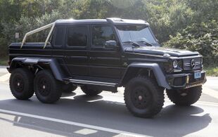 Mercedes-Benz G63 AMG 6x6, Monaco diplomatic plates, front right.jpg