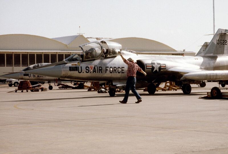 File:TF-104G LukeAFB Nov1982.jpeg