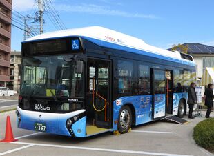TOYOTA-HINO Fuel Cell Hybrid Bus 2015.jpg