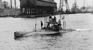 USS Plunger - NH 42620 - cropped.jpg