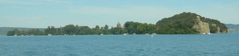 File:Isola Bisentina, Lago di Bolsena.JPG