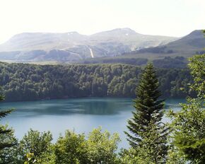 Lac Pavin Vue géné.JPG